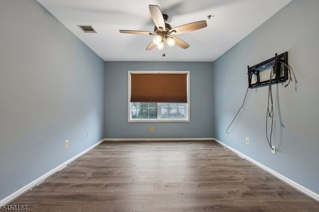 164 Cambridge Ct, Clifton City, NJ 07014