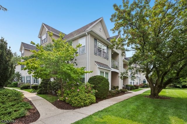 164 Cambridge Ct, Clifton City, NJ 07014