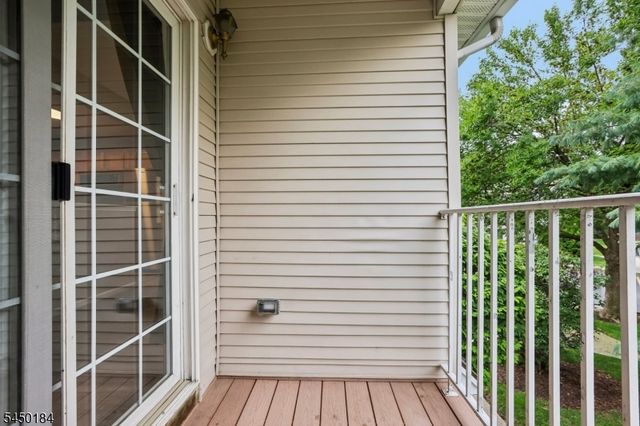 164 Cambridge Ct, Clifton City, NJ 07014