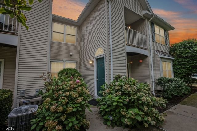 164 Cambridge Ct, Clifton City, NJ 07014