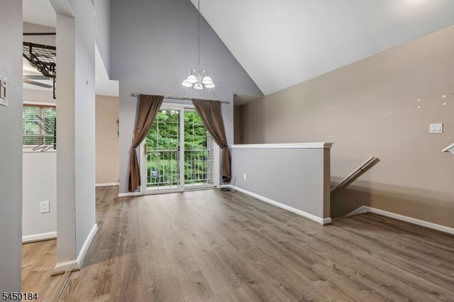 164 Cambridge Ct, Clifton City, NJ 07014