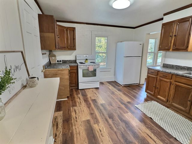 1239 N Main Street, Nevada, MO 64772