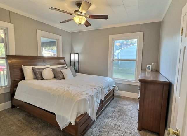 1239 N Main Street, Nevada, MO 64772