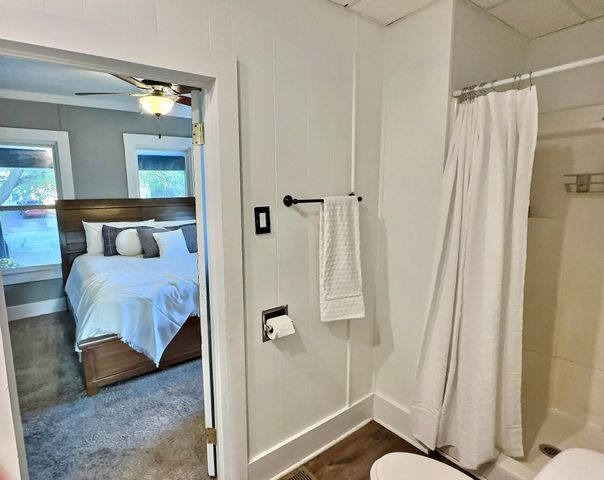 1239 N Main Street, Nevada, MO 64772