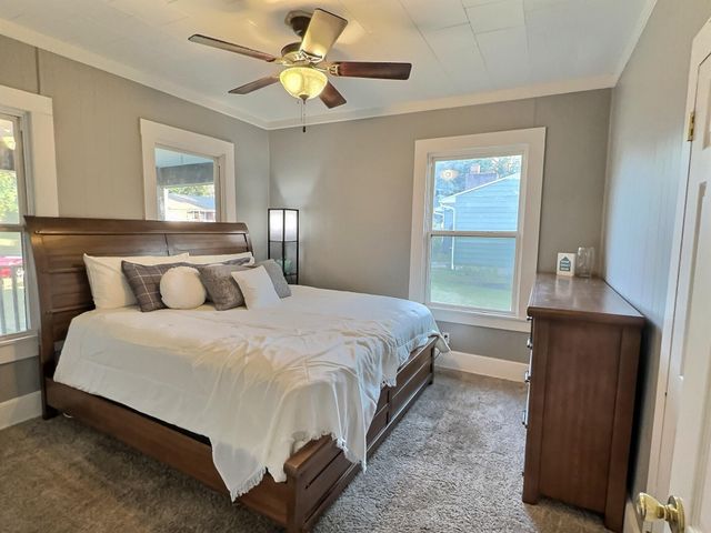 1239 N Main Street, Nevada, MO 64772