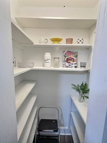 1239 N Main Street, Nevada, MO 64772