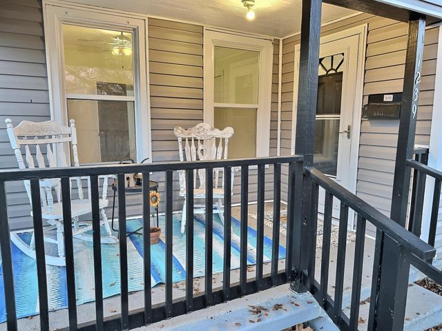 1239 N Main Street, Nevada, MO 64772