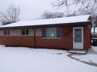 9942 Lincoln Street, Taylor, MI 48180