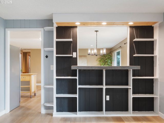 824 Se 207TH Ave, Gresham, OR 97030