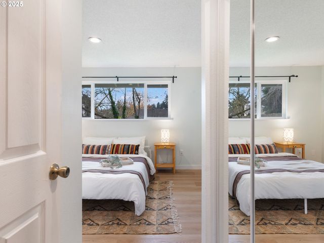 824 Se 207TH Ave, Gresham, OR 97030