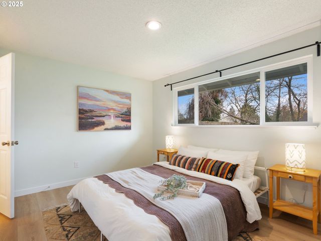 824 Se 207TH Ave, Gresham, OR 97030