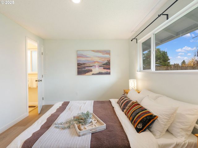 824 Se 207TH Ave, Gresham, OR 97030