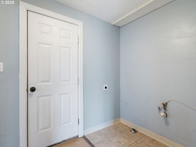 824 Se 207TH Ave, Gresham, OR 97030