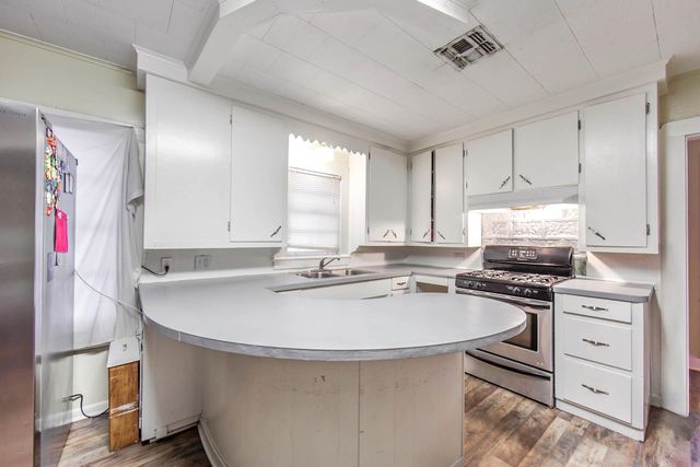 107 W 11th St, Larose, LA 70373