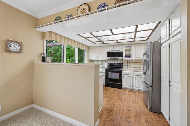 28 Birnamwood Drive, Burnsville, MN 55337
