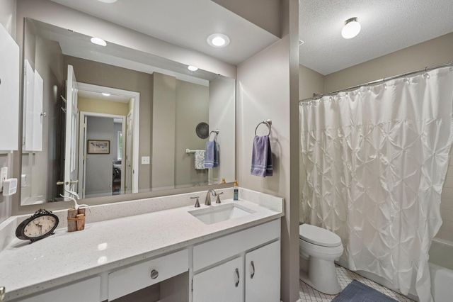 28 Birnamwood Drive, Burnsville, MN 55337