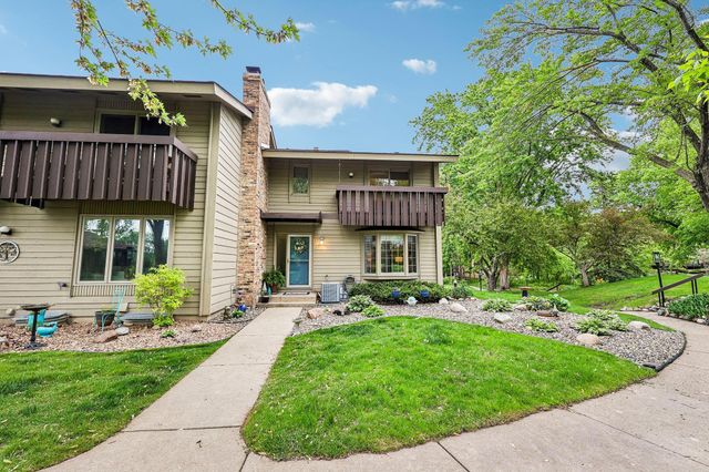 28 Birnamwood Drive, Burnsville, MN 55337