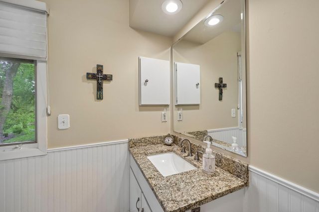 28 Birnamwood Drive, Burnsville, MN 55337