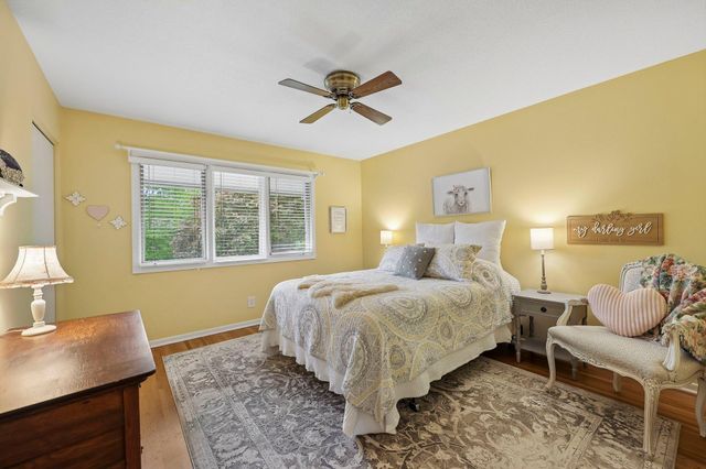 28 Birnamwood Drive, Burnsville, MN 55337