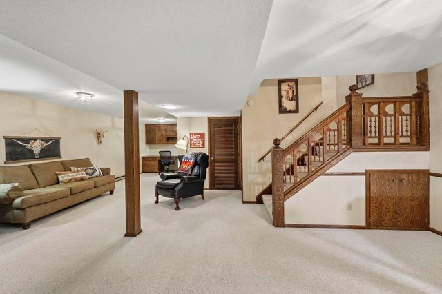 28 Birnamwood Drive, Burnsville, MN 55337
