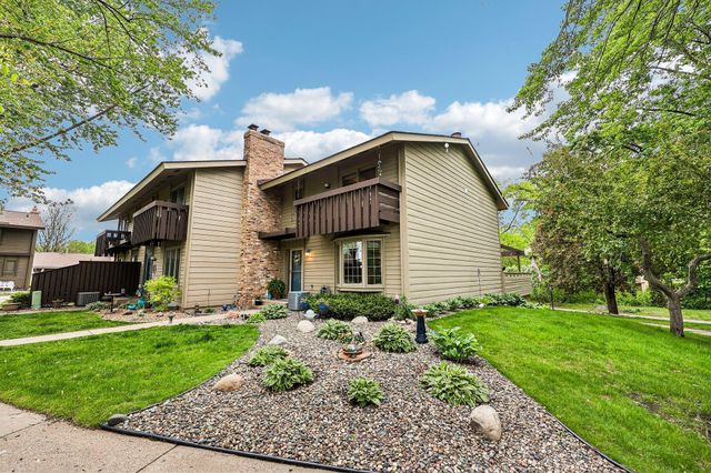 28 Birnamwood Drive, Burnsville, MN 55337