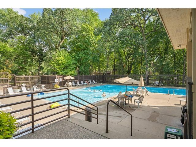 28 Birnamwood Drive, Burnsville, MN 55337