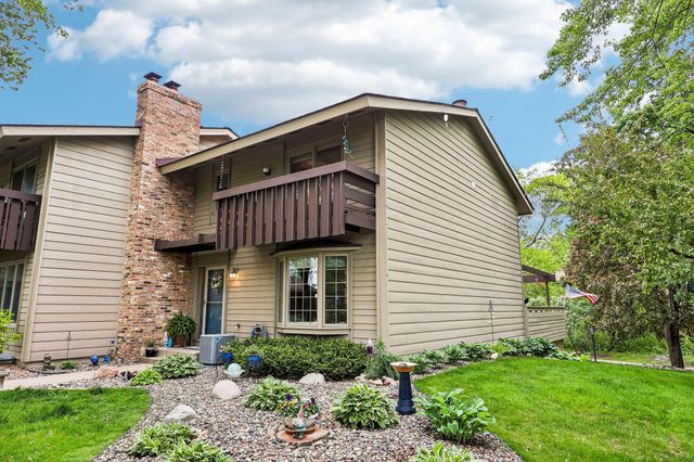 28 Birnamwood Drive, Burnsville, MN 55337
