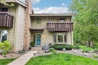 28 Birnamwood Drive, Burnsville, MN 55337