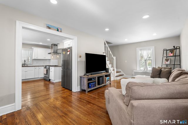 43 Crosby Street, West Hartford, CT 06119