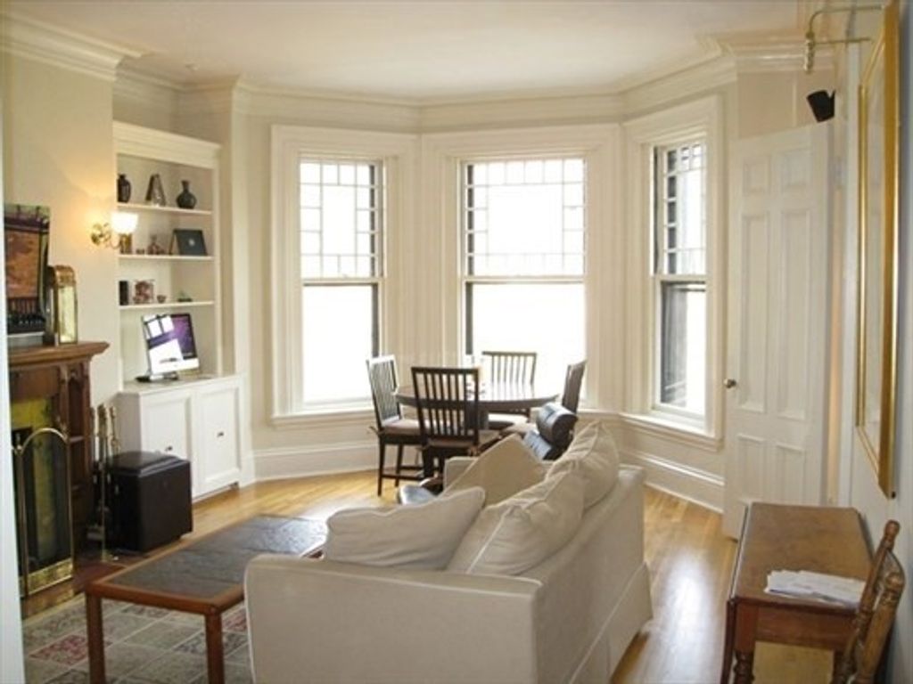 302 Commonwealth Ave D, Boston, MA 02115