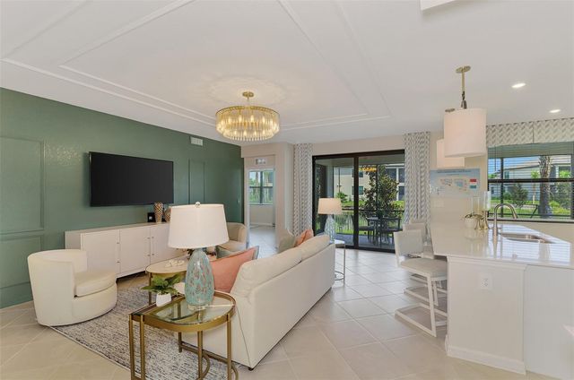 5632 SUMMIT POINTE CIRCLE 104, Bradenton, FL 34210