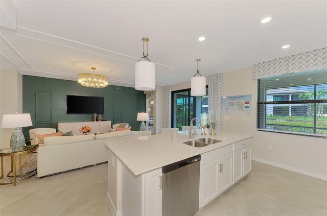 5632 SUMMIT POINTE CIRCLE 104, Bradenton, FL 34210
