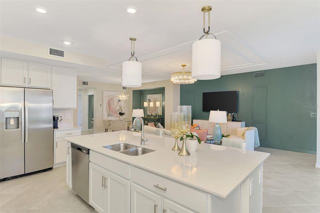 5632 SUMMIT POINTE CIRCLE 104, Bradenton, FL 34210