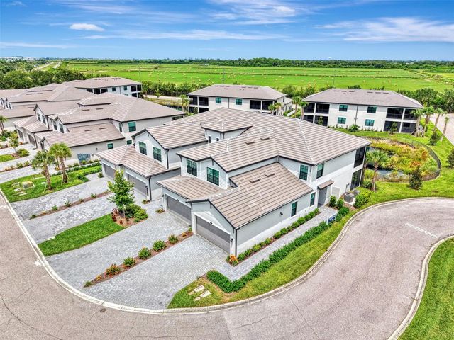 5632 SUMMIT POINTE CIRCLE 104, Bradenton, FL 34210