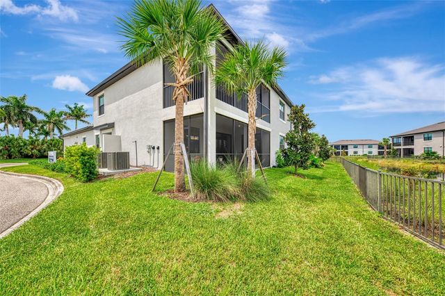 5632 SUMMIT POINTE CIRCLE 104, Bradenton, FL 34210