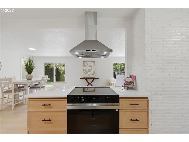 7204 Nw OVERLOOK Dr, Vancouver, WA 98665