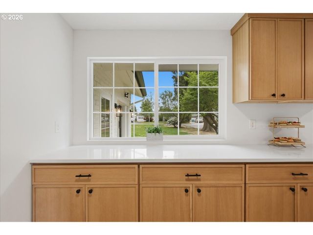 7204 Nw OVERLOOK Dr, Vancouver, WA 98665