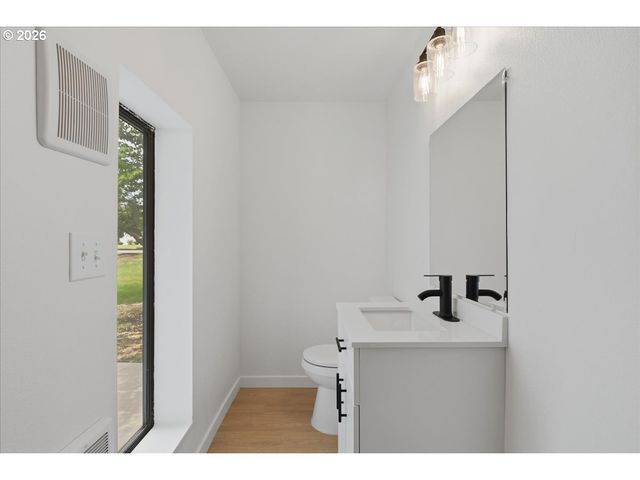 7204 Nw OVERLOOK Dr, Vancouver, WA 98665
