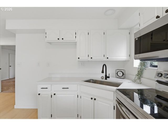 7204 Nw OVERLOOK Dr, Vancouver, WA 98665