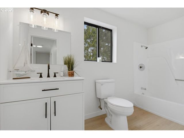 7204 Nw OVERLOOK Dr, Vancouver, WA 98665