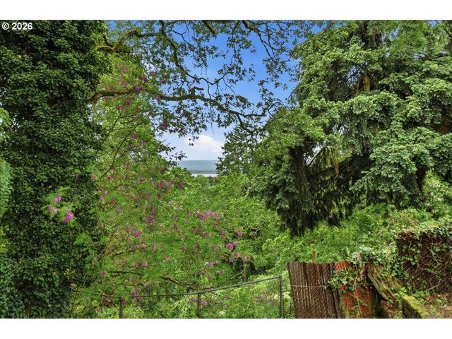 7204 Nw OVERLOOK Dr, Vancouver, WA 98665