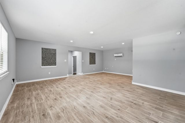 15621 Northland Drive, Porter, TX 77365