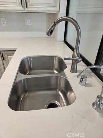 9 Rock Cliff, Pomona, CA 91766