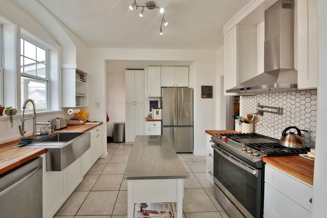 908 BARBARA DR, Memphis, TN 38108