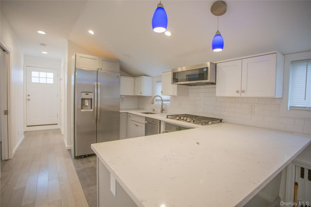 105 Pacific Boulevard, Long Beach, NY 11561