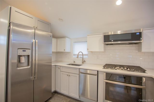 105 Pacific Boulevard, Long Beach, NY 11561