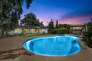 7270 Hill Dr, Citrus Heights, CA 95610