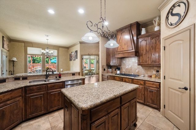 813 Rio Grande Drive, Mansfield, TX 76063