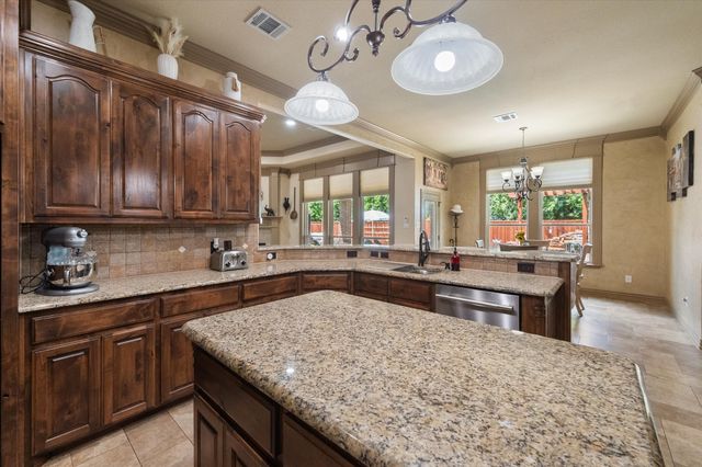 813 Rio Grande Drive, Mansfield, TX 76063