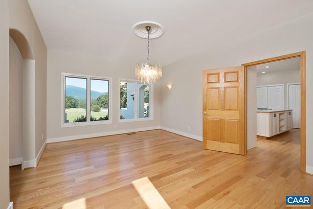 8540 TAYLOR CREEK RD, Afton, VA 22920